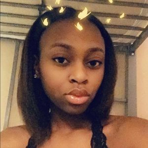 Meet your Posher, Alexis